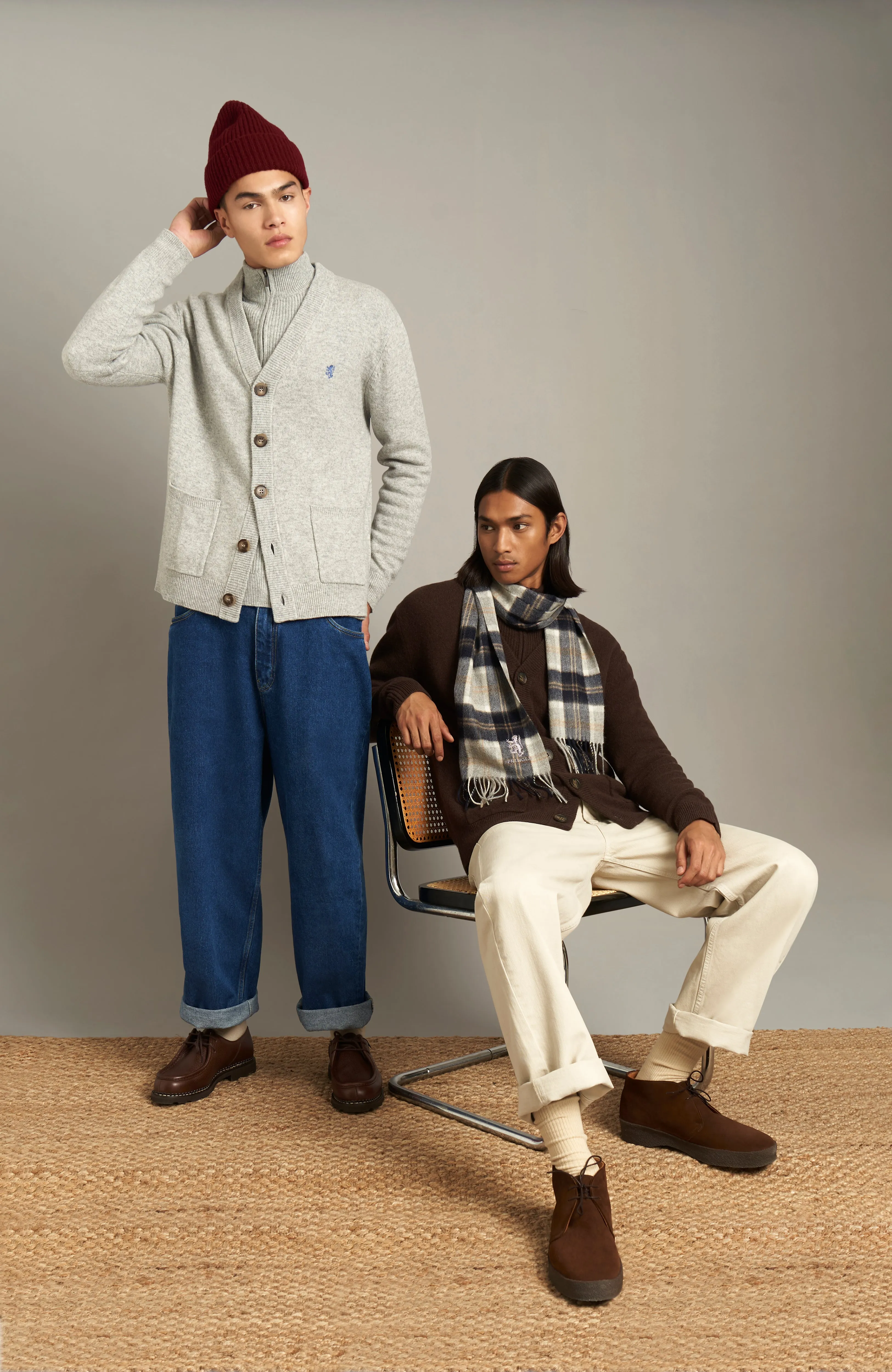V Neck Lambswool Cardigan In Light Grey